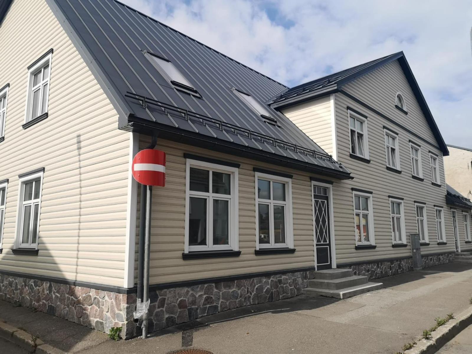 Suur-Posti Apartments Pärnu Exteriör bild